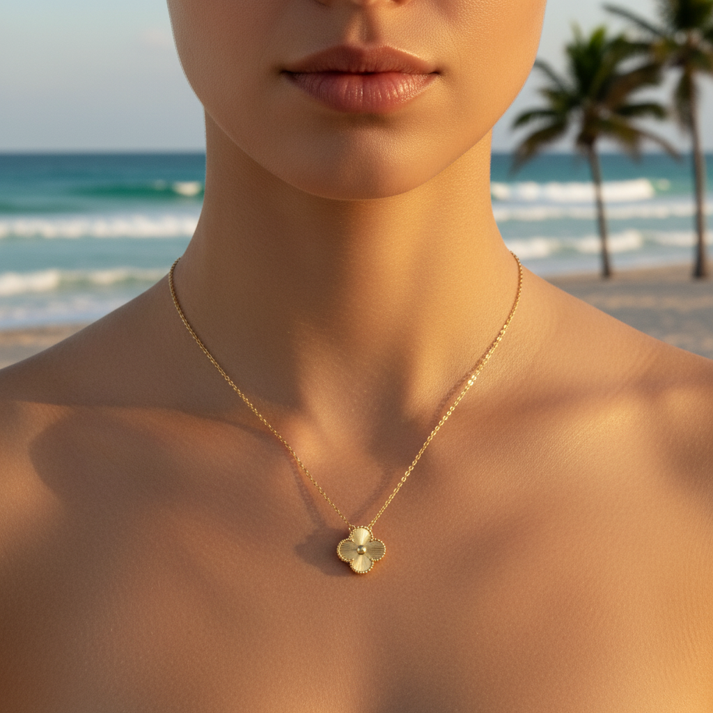 Clover Necklace | Gold